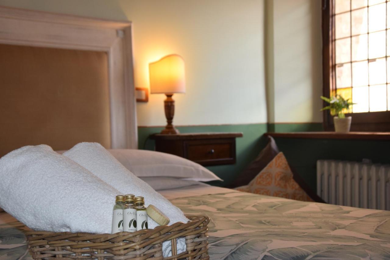 B&B Osteria Del Vicario Черталдо Екстериор снимка