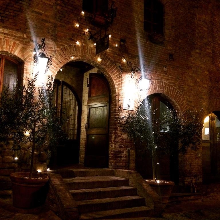 B&B Osteria Del Vicario Черталдо Екстериор снимка